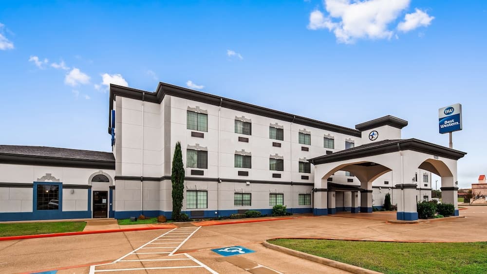 Best Western Jacksonville Inn featured exterior or lobby in Jacksonville, TX — similar hotel