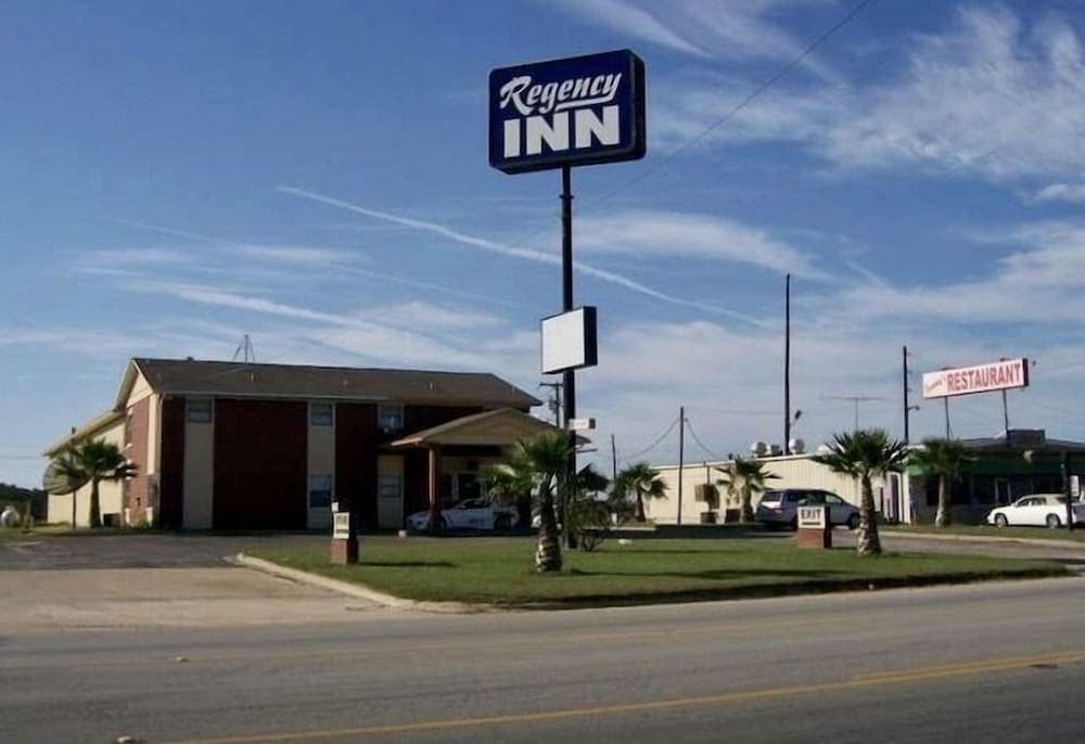 Regency Inn Fairfield featured exterior or lobby in Fairfield, TX — similar hotel