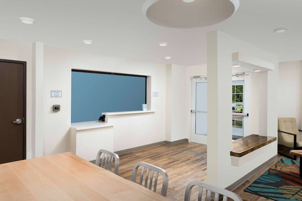 WoodSpring Suites Austin South Central I-35 interior in Austin, TX — gallery photo 2