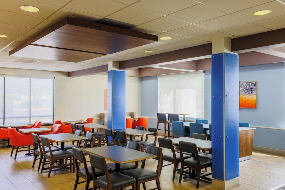 Holiday Inn Express Burlington by IHG gallery photo in Burlington, NC — image 34