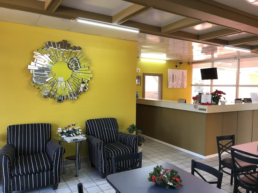Regency Inn interior in Perry, FL — gallery photo 2