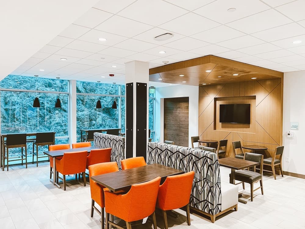 Holiday Inn Express & Suites Henderson South - Boulder City by IHG gallery photo in Henderson, NV — image 7