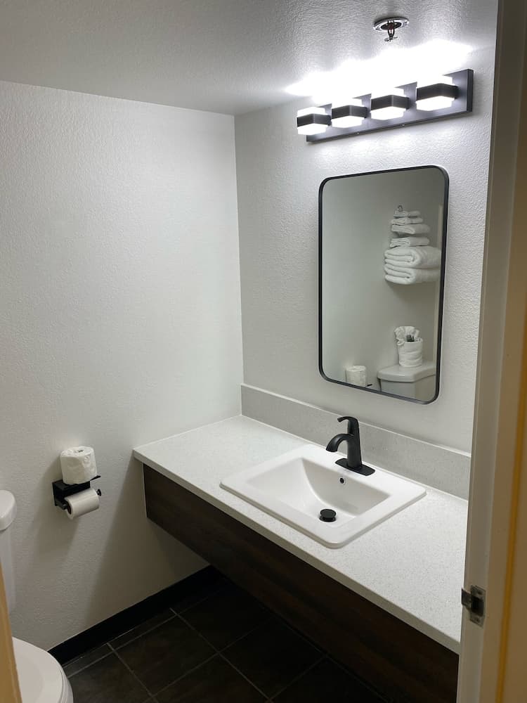 Hotel Jefe at Ojos Locos property views in North Las Vegas, NV — gallery photo 3