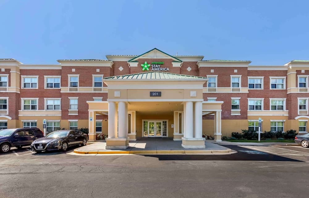 Extended Stay America Suites Washington DC Gaithersburg S featured exterior or lobby in Gaithersburg, MD — similar hotel
