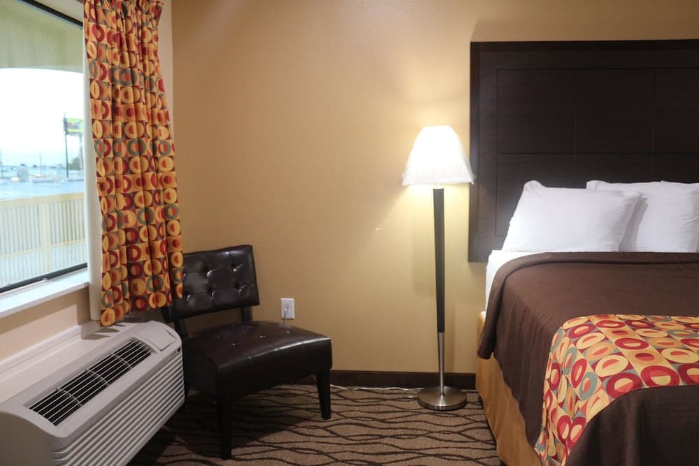 Express Inn & Suites - Bush Airport interior in Humble, TX — gallery photo 2