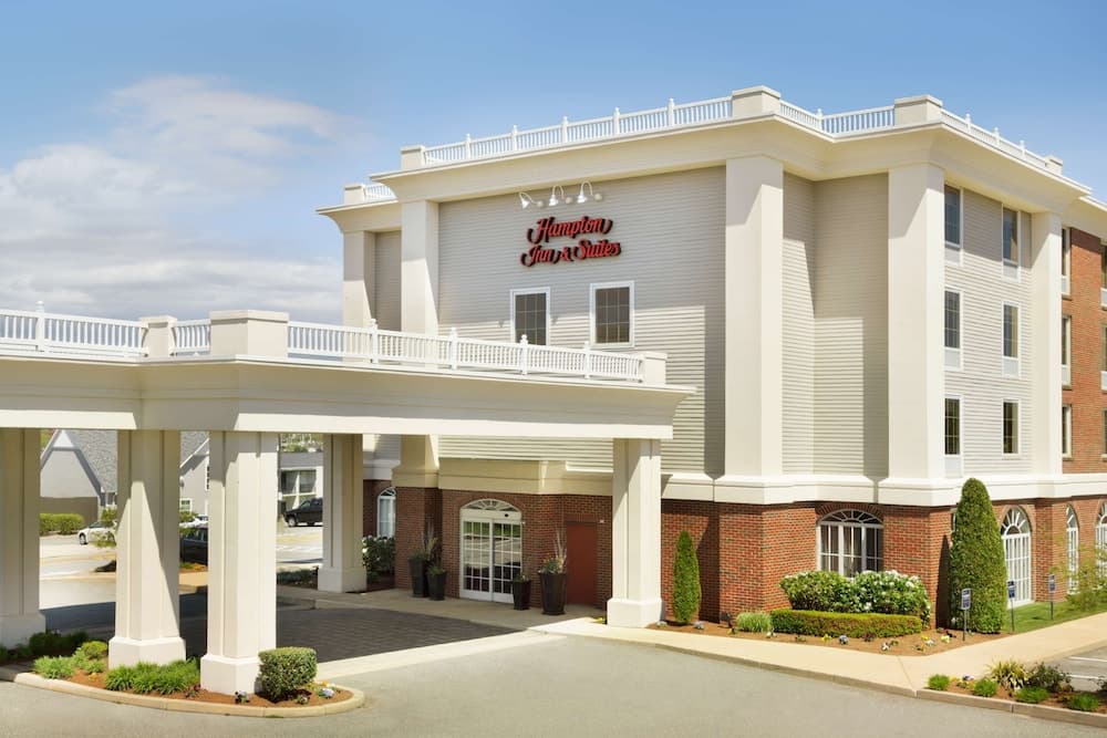 Hampton Inn & Suites Newport/Middletown featured exterior or lobby in Middletown, RI — similar hotel