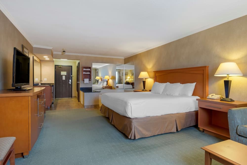 Best Western Davison Inn interior in Davison, MI — gallery photo 2