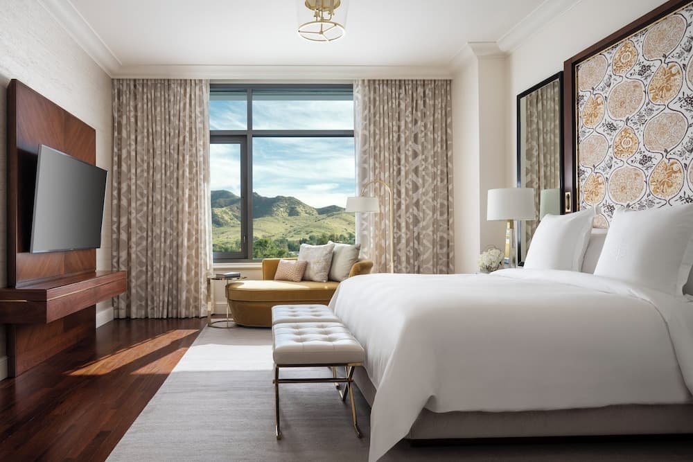 Four Seasons Hotel Los Angeles at Westlake Village property views in Thousand Oaks, CA — gallery photo 3