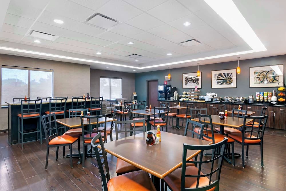 Best Western Plus Olathe Hotel gallery photo in Olathe, KS — image 8