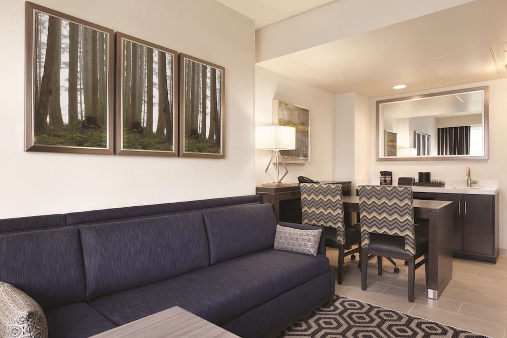 Embassy Suites Portland/Hillsboro, Oregon property views in Hillsboro, OR — gallery photo 3