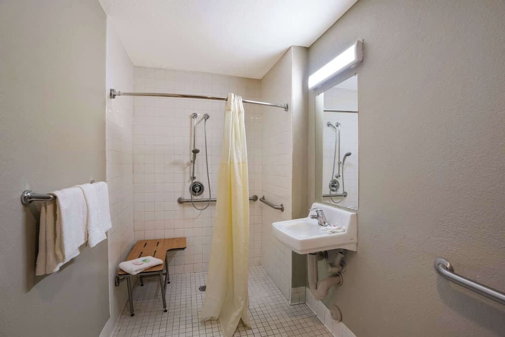 Econo Lodge Vallejo Fairgrounds gallery photo in Vallejo, CA — image 23