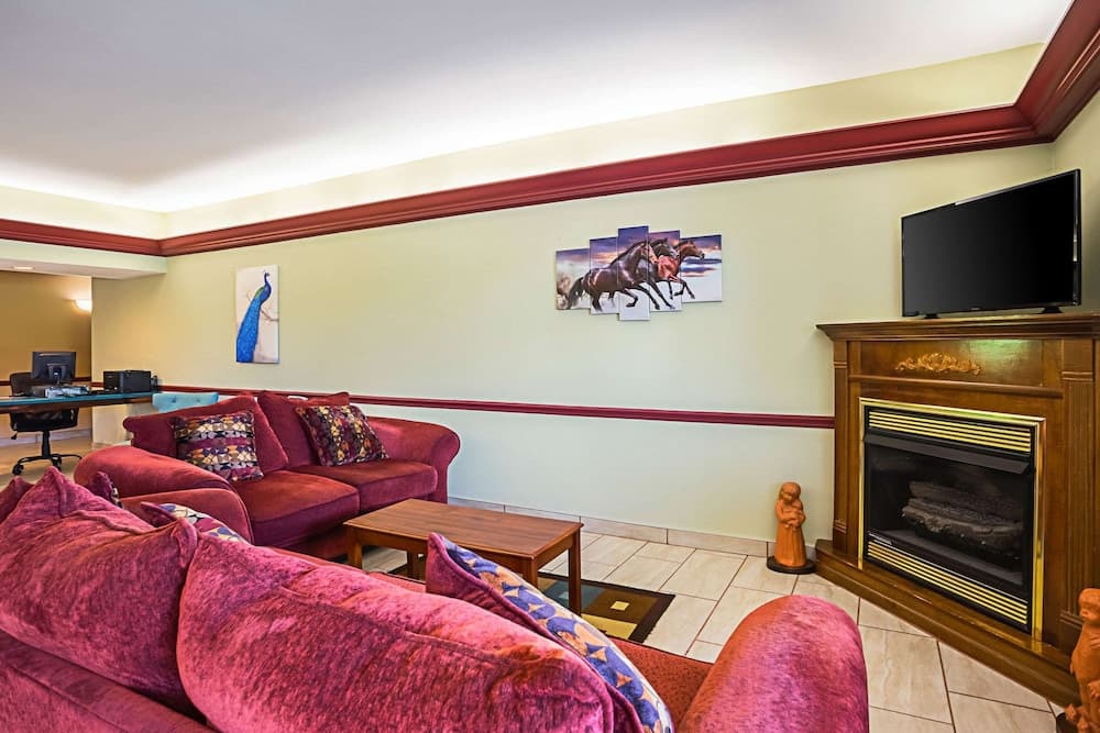 Econo Lodge Inn & Suites Ripley property views in Ripley, TN — gallery photo 3