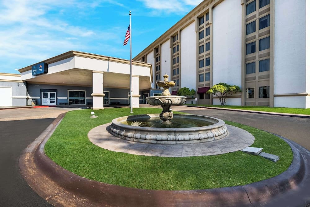 Clarion Hotel San Angelo near Convention Center gallery photo in San Angelo, TX — image 16