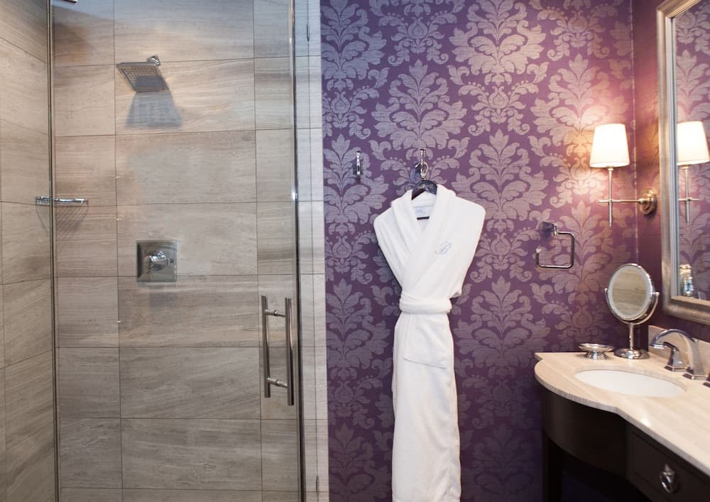 La Banque Hotel gallery photo in Homewood, IL — image 12