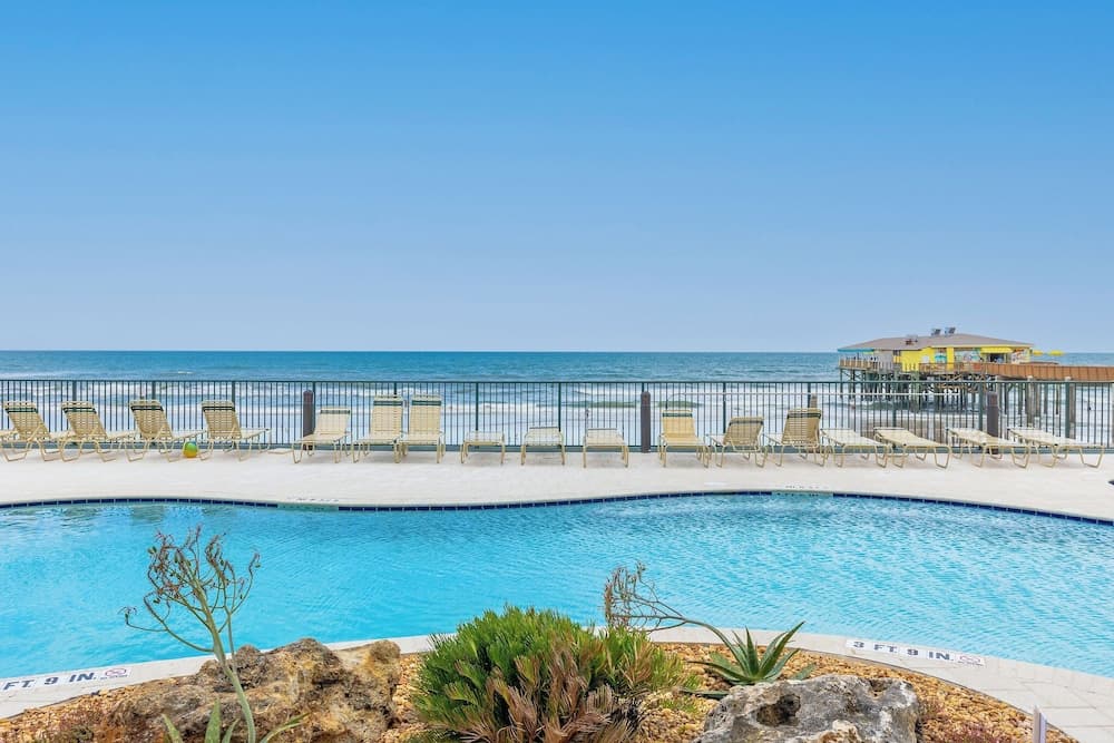Tropical Suites at Sunglow Resort interior in Daytona Beach Shores, FL — gallery photo 2