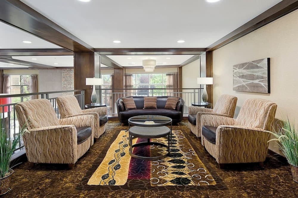 Clubhouse Hotel & Suites Pierre property views in Pierre, SD — gallery photo 3