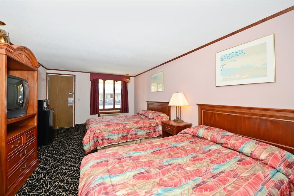 Americas Best Value Inn & Suites Warren Detroit gallery photo in Warren, MI — image 8