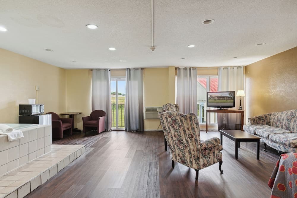 Miami Suites Hotel gallery photo in Toledo, OH — image 30