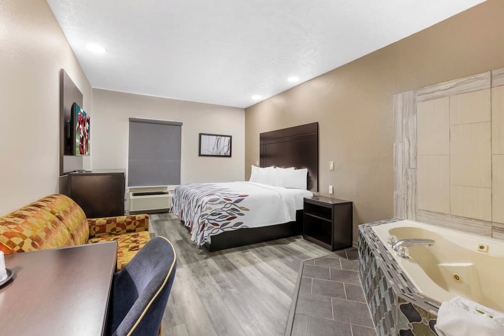 Red Roof Inn & Suites Clinton, MS interior in Clinton, MS — gallery photo 2