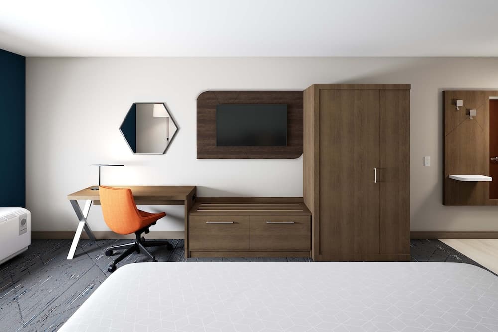 Holiday Inn Express & Suites Henderson South - Boulder City by IHG property views in Henderson, NV — gallery photo 3
