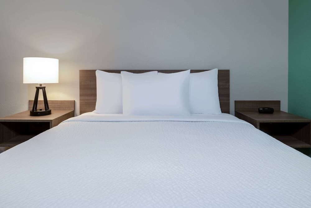 Echo Suites Extended Stay By Wyndham Phoenix-Peoria/Glendale gallery photo in Peoria, AZ — image 7