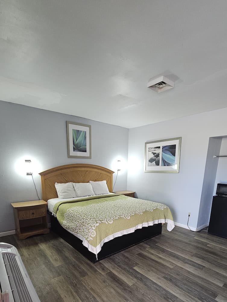 Washington Motel interior in Washington, NC — gallery photo 2