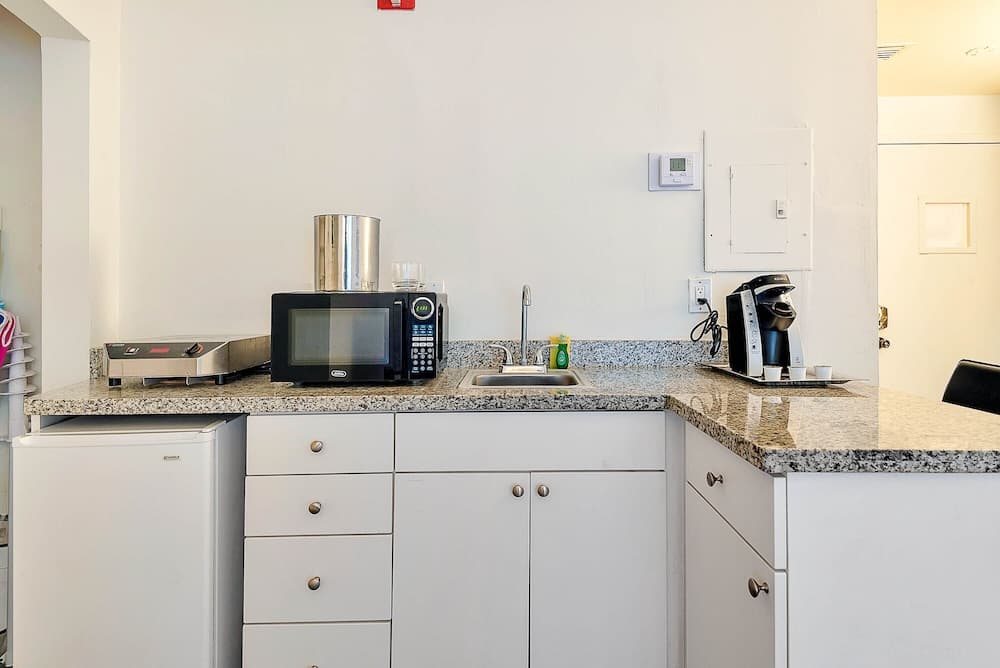 Private Condos at 556 Ocean by LMC property views in Miami Beach, FL — gallery photo 3