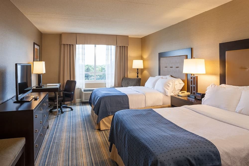 Holiday Inn Hartford Downtown Area, an IHG Hotel interior in East Hartford — gallery photo 2