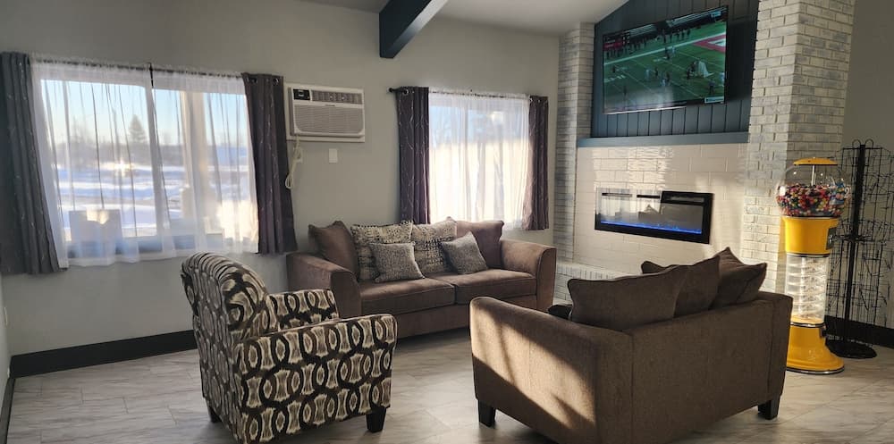 The Oasis Hotel & Bar property views in Sheboygan Falls, WI — gallery photo 3