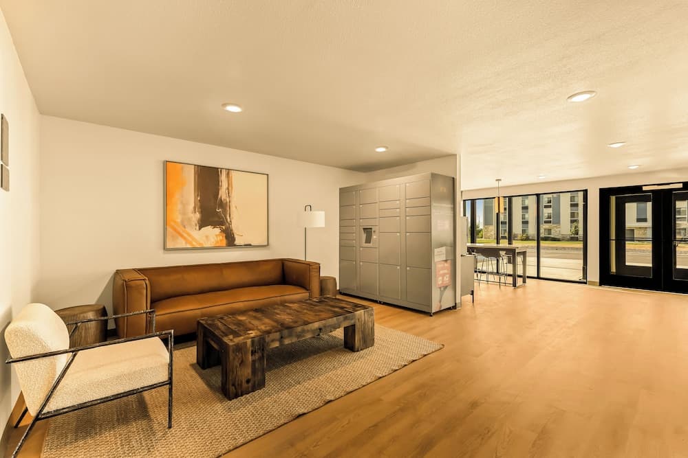 LivAway Suites Seattle-Renton gallery photo in Renton, WA — image 4