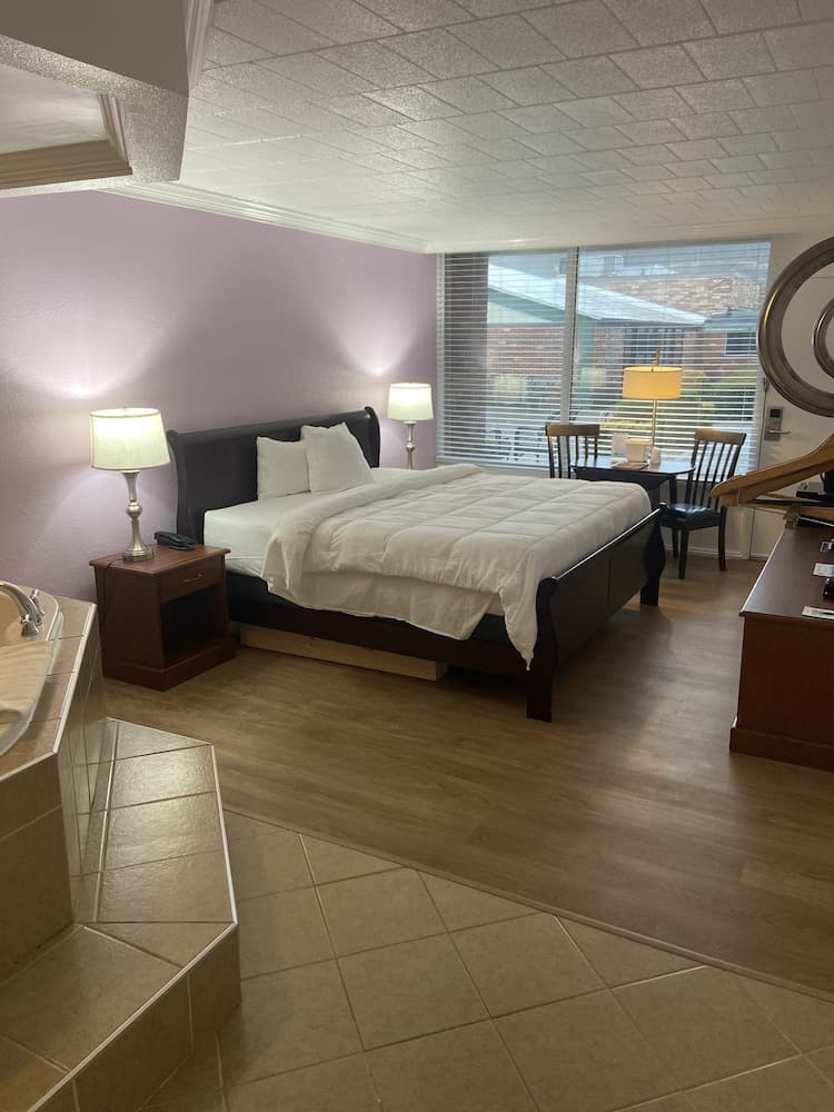 Ramada by Wyndham Butler/Tesla Biohealing Resort gallery photo in Butler, PA — image 37
