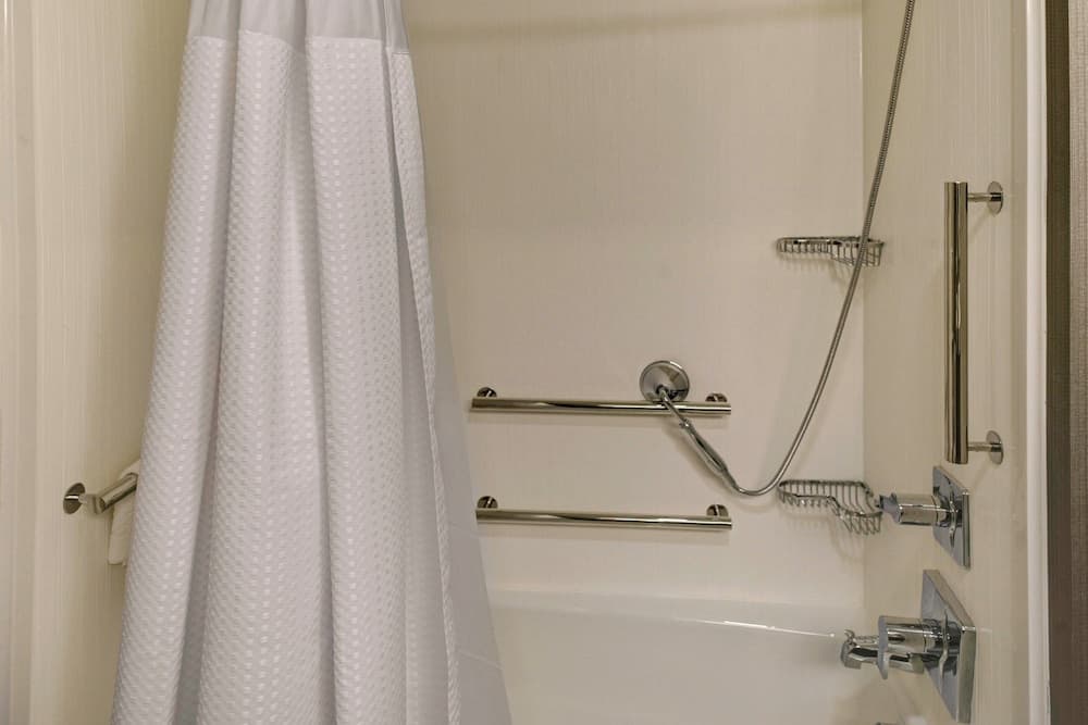 Courtyard by Marriott New Orleans Westbank/Gretna interior in Gretna, LA — gallery photo 2