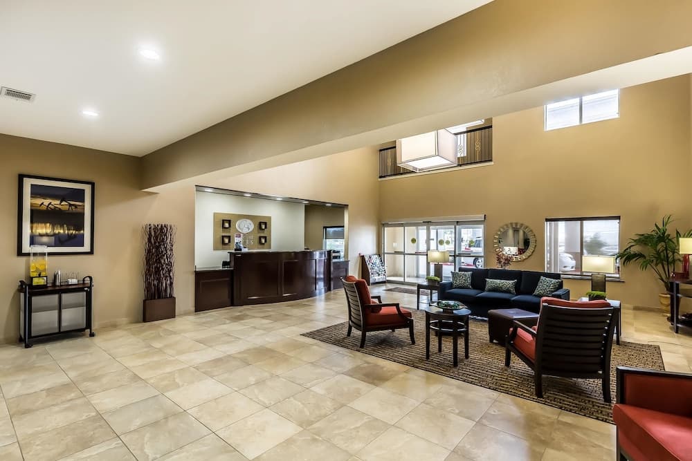 Comfort Suites Houston IAH Airport - Beltway 8 interior in Houston, TX — gallery photo 2