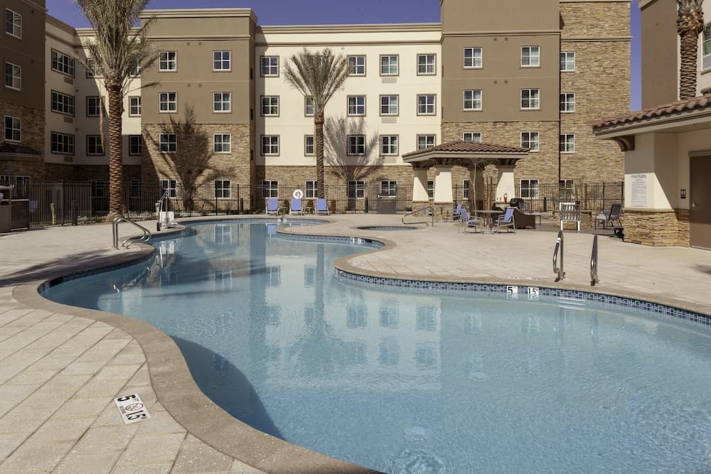 Holiday Inn Express & Suites Phoenix East - Gilbert by IHG gallery photo in Gilbert, AZ — image 40