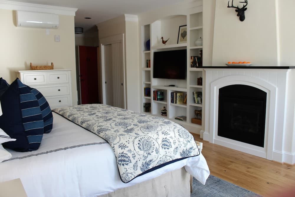 The Inn at Pleasant Beach gallery photo in Bainbridge Island, WA — image 6