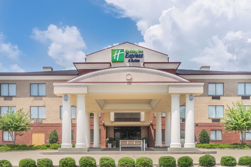 Holiday Inn Express Hotel & Suites Gadsden W-Near Attalla by IHG featured exterior or lobby in Attalla, AL — similar hotel