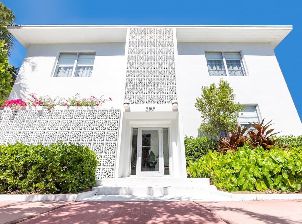 Kasa Collins Park Miami Beach Convention Center featured exterior or lobby in Miami Beach, FL — similar hotel