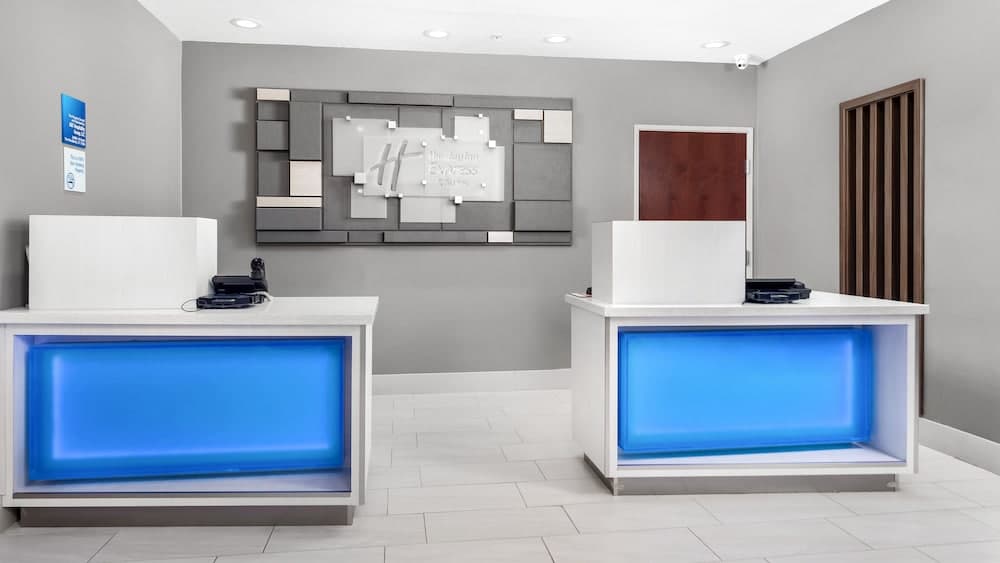 Holiday Inn Express Hotel & Suites Conroe I-45 North by IHG interior in Conroe, TX — gallery photo 2