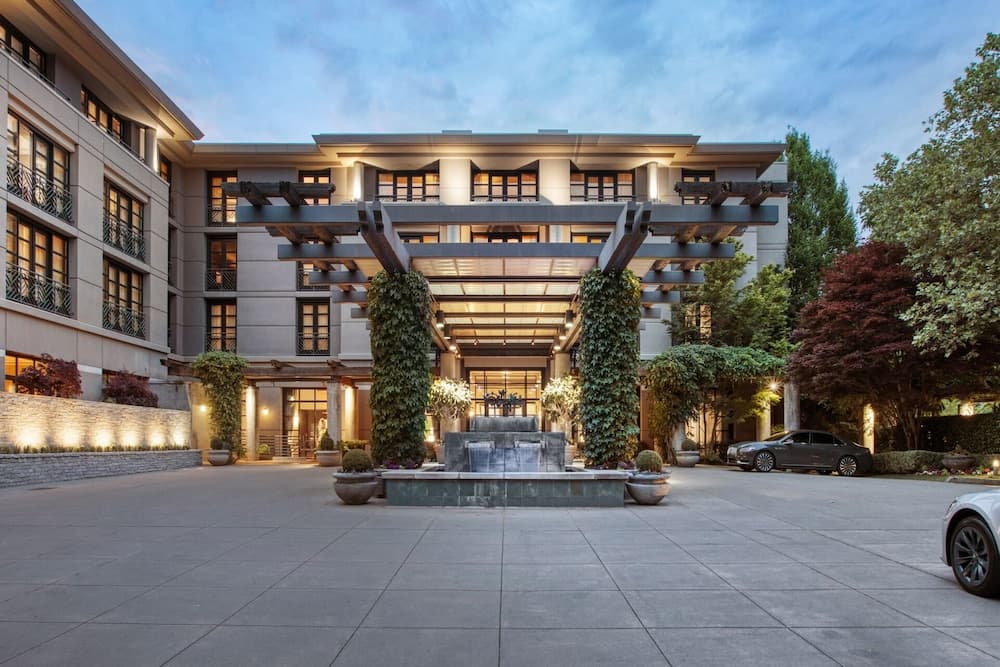 Bellevue Club Hotel — hotel in Bellevue, Washington