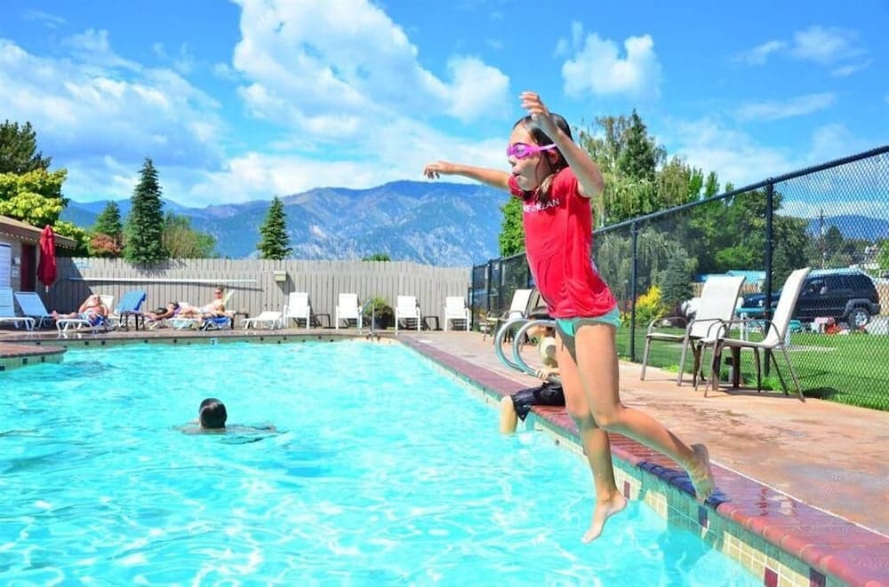 Mountain View Lodge and Resort interior in Manson, WA — gallery photo 2