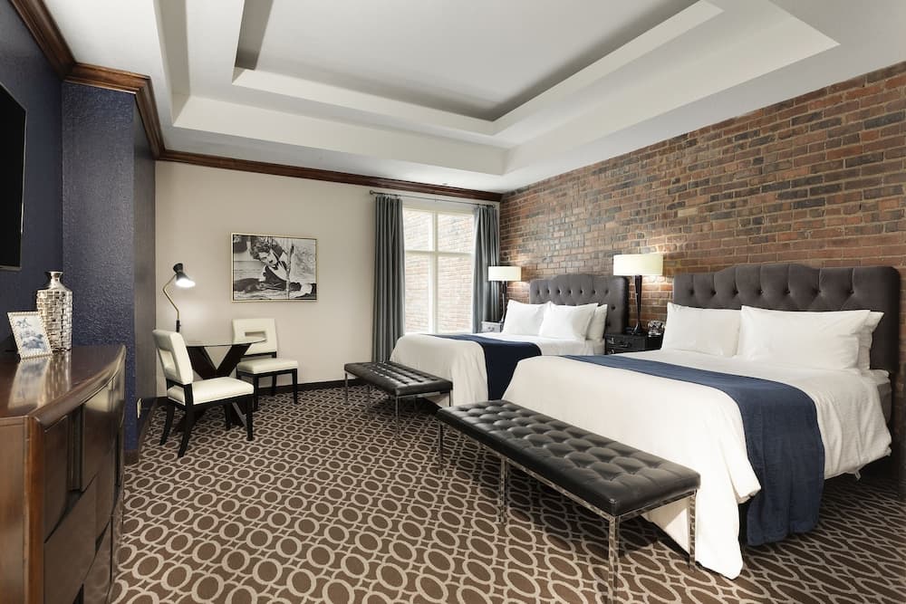 Des Lux Hotel gallery photo in Des Moines, IA — image 47