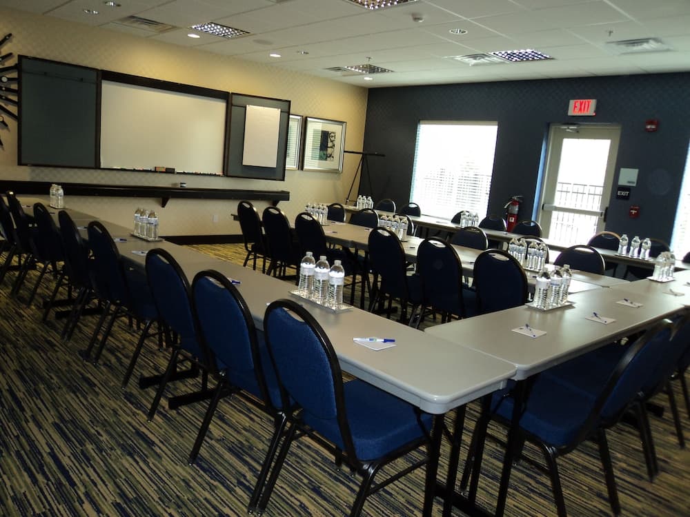 Holiday Inn Express Hotel and Suites Scranton by IHG gallery photo in Scranton, PA — image 20