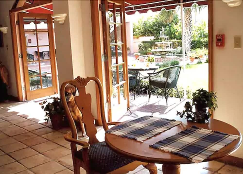 The Inn at Cocoa Beach interior in Cocoa Beach, FL — gallery photo 2