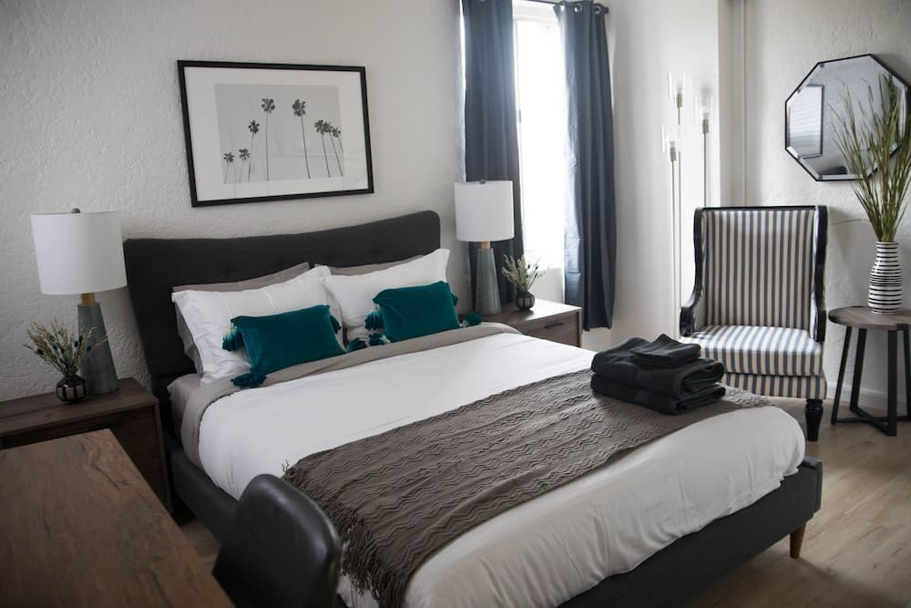 Charming Studio in Beverly Boulevard! Sleeps 2! featured exterior or lobby in Los Angeles, CA — similar hotel