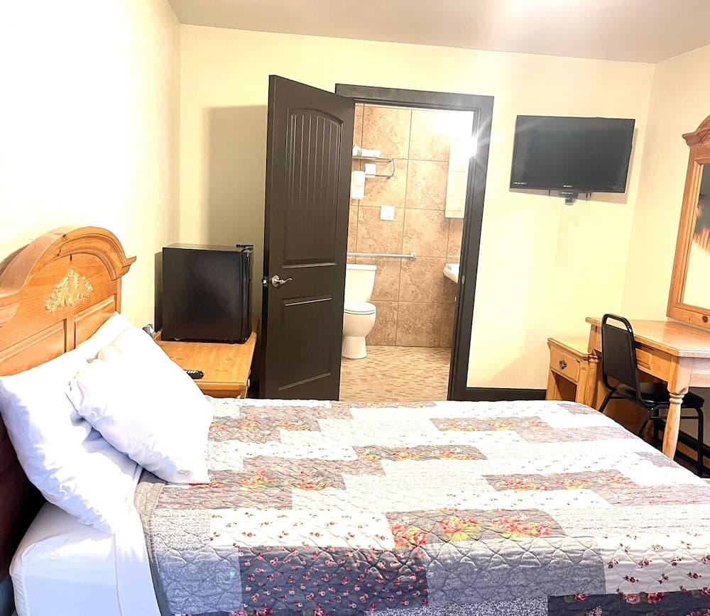 The Oasis Extended Stay interior in Cushing, OK — gallery photo 2