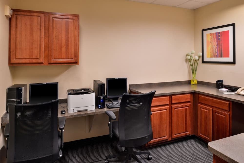 Towneplace Suites by Marriott Warren gallery photo in Warren, MI — image 17