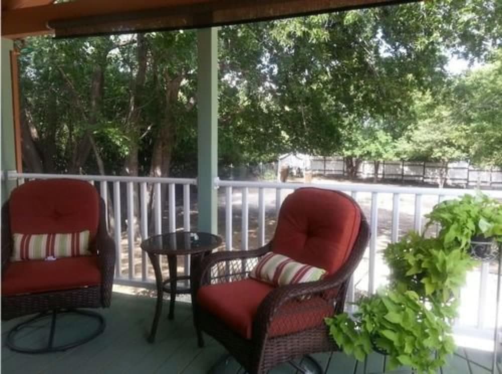 Old Irish Inn gallery photo in Denton, TX — image 54