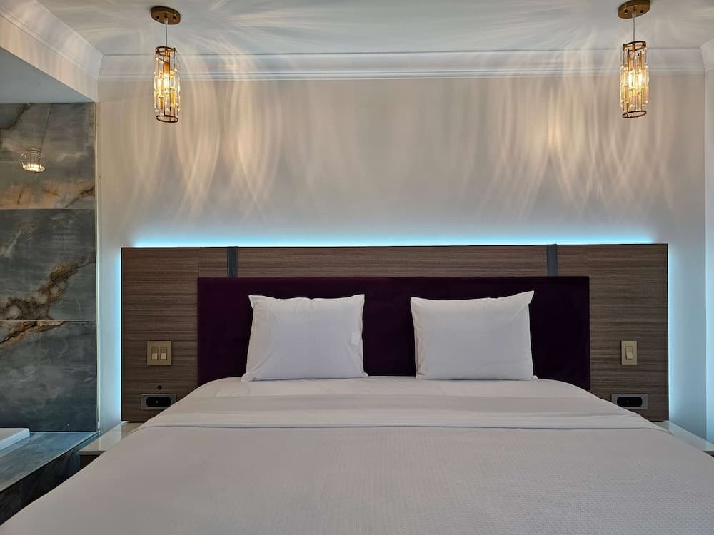 Travelodge by Wyndham Fullerton Near Anaheim gallery photo in Fullerton, CA — image 13