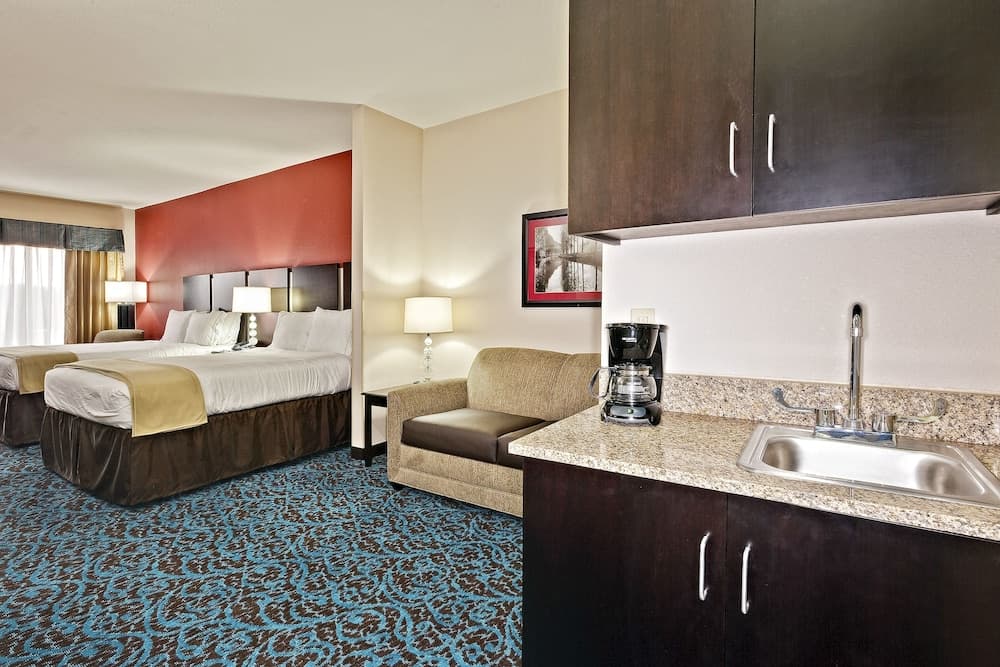 Holiday Inn Express Hotel & Suites New Philadelphia by IHG property views in New Philadelphia, OH — gallery photo 3