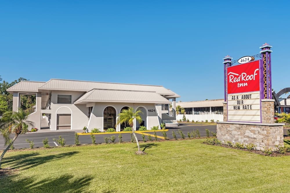 Red Roof Inn Kissimmee featured exterior or lobby in Kissimmee, FL — similar hotel